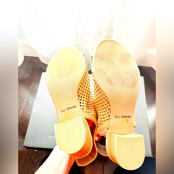 Tan brown, open toe, size 7 - Picture 4 of 4